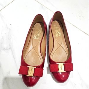 Salvatore ferragamo red flat 37